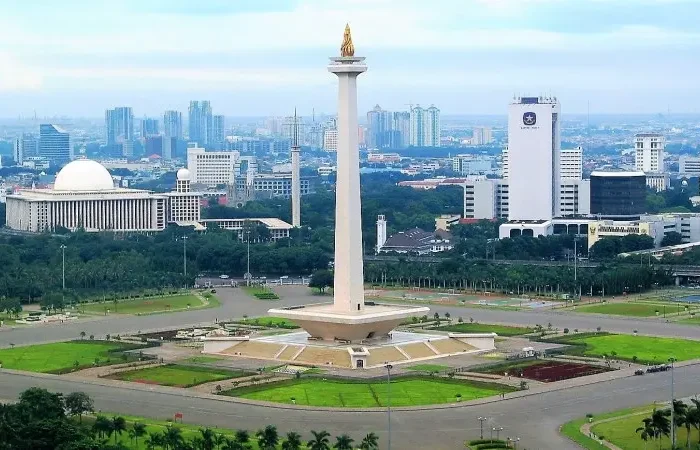 Monumen Nasional (Monas): Kebanggaan Indonesia di Tengah Jakarta